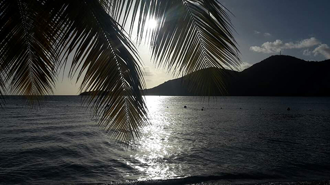 Photo d'une vue sur une plage zen